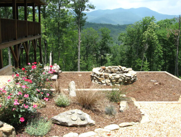 Smoky Ridges Cabin Rental near Hightower Creek Vineyards