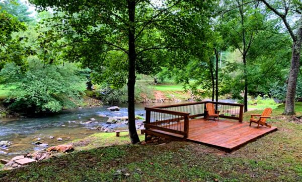 Creekfront Cabin Rental near Tank Town USA