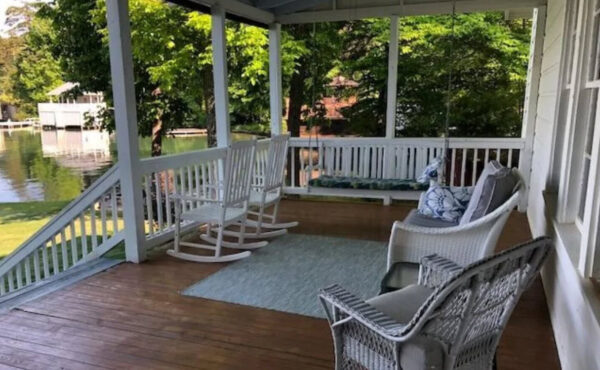 Rocking chairs on deck at Historic Cottage facing Lake Burton