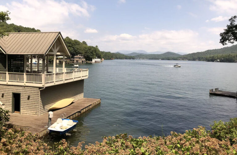 10 Amazing North Lake House Rentals on Lake Burton