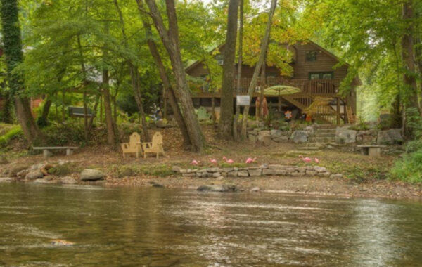 Chattahoochee Charmer riverfront rental house in Helen, GA