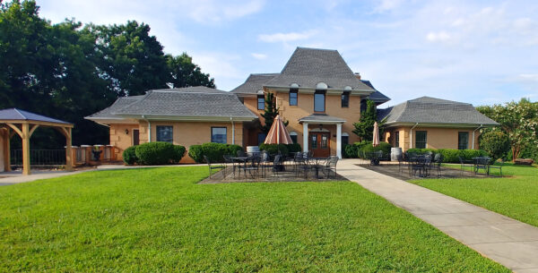 Creekstone Winery in Helen Ga has live music on Friday at Saturday nights