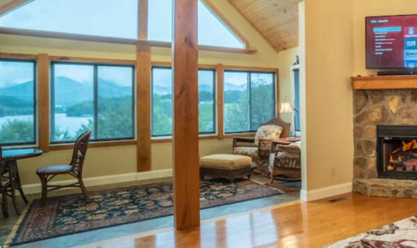 Sunnyside Shores Lakefront Escape on Lake Chatuge in North Ga