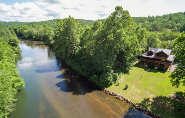 Canoe Cruise Cabin Rental on the Ocoee River with Tesla + EV Charger