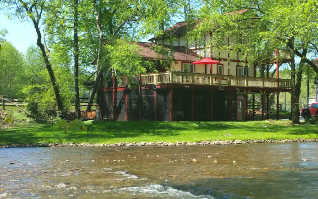 Waterfront vacation rentals in Helen GA Ga Mountains Guide