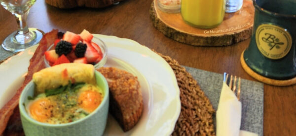 Gourmet breakfast at Bent Tree Lodge at Cairn View Winery in Jasper