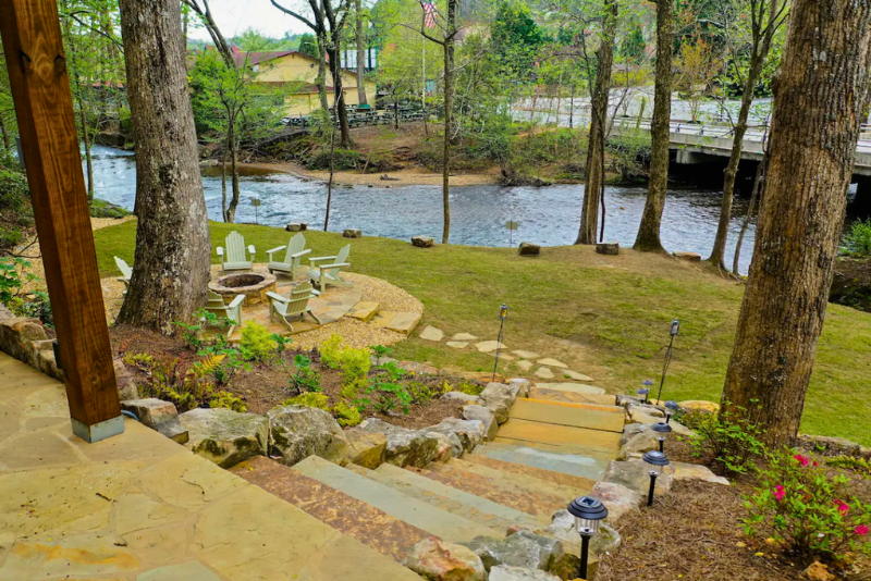 Chattahoochee Lodge riverfront vacation rental near the Helen Oktoberfest Festhalle
